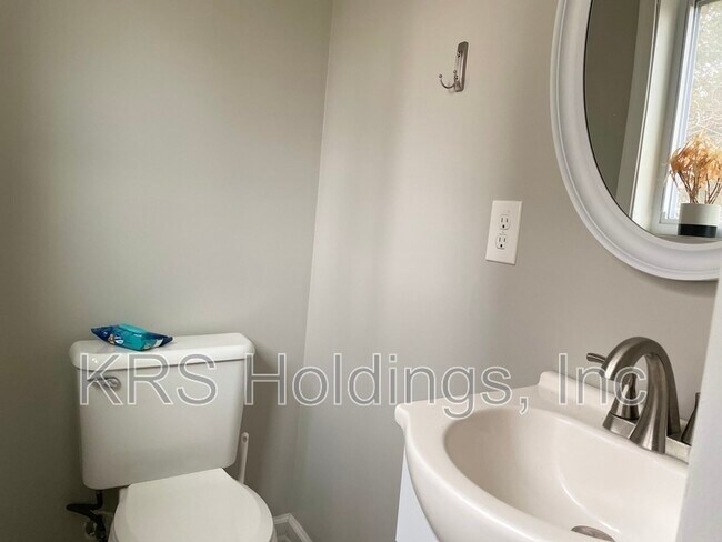 Building Photo - 1515 Cronin Dr