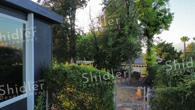 Building Photo - The Bridge House - 2 Bed 1 Bath with Uncompromising Views