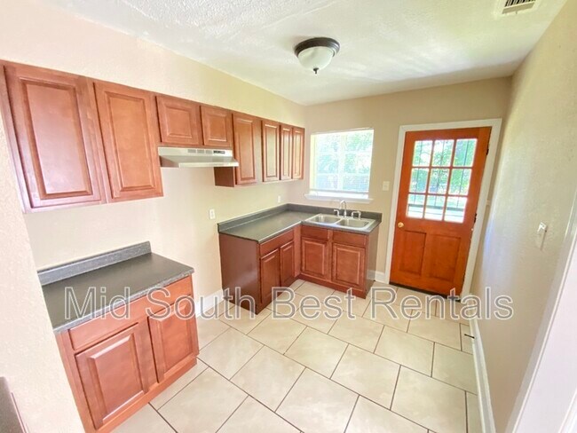 Building Photo - 1410 Alta Vista Dr (Frayser)