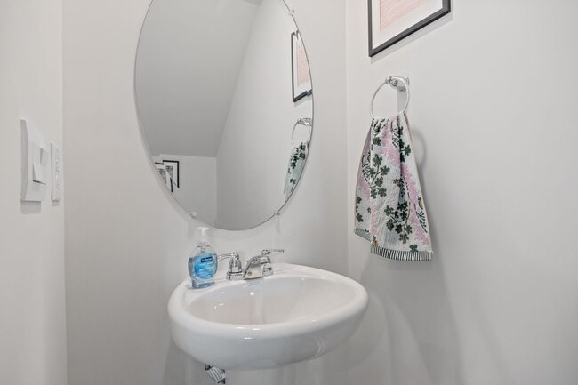 Building Photo - 3624 Turney Dr