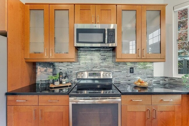 Building Photo - 513 Hill St