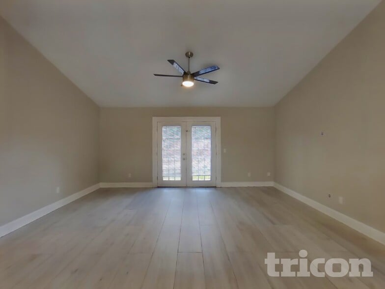 Building Photo - 3631 Mandarin Woods Dr N