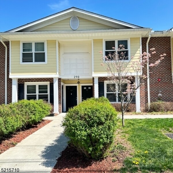 Building Photo - 290 3rd St