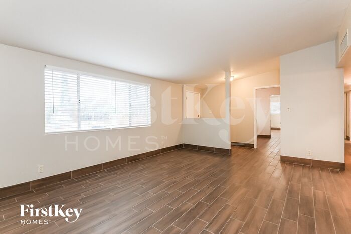Building Photo - 8940 E Pine Valley Dr
