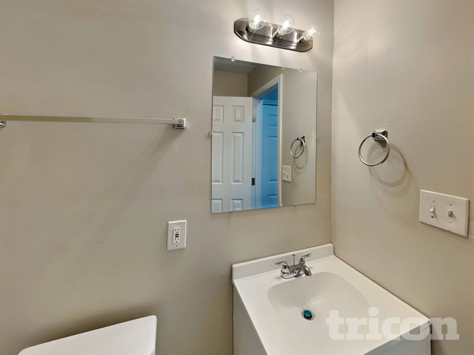 Building Photo - 535 Brentwood Blvd