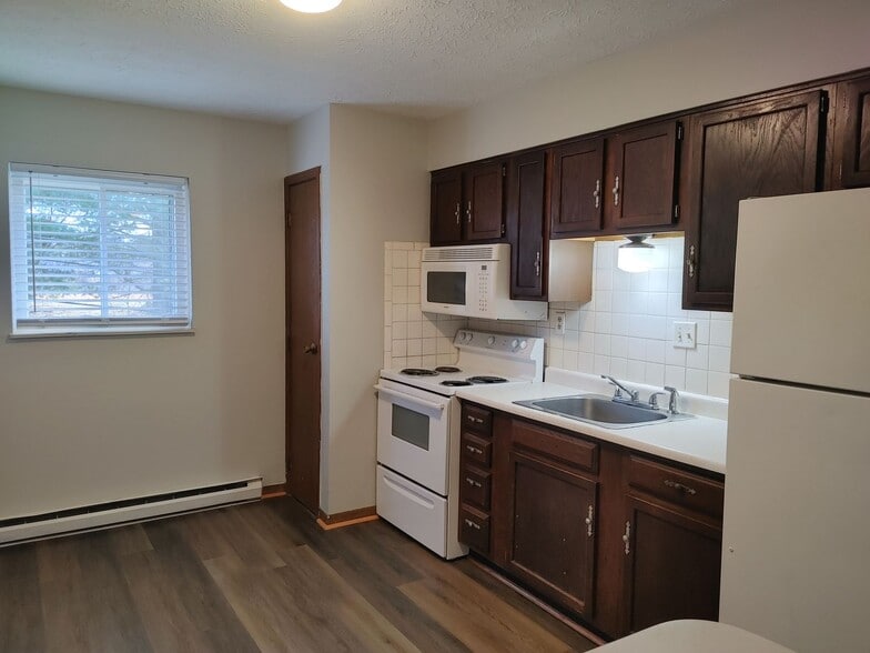 Building Photo - 512 9th Ave