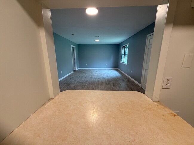 Building Photo - 222 E John Alber Rd