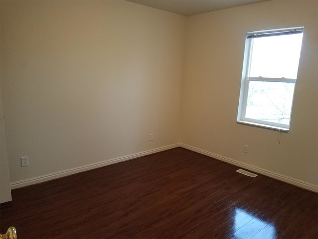 Building Photo - 336 N Maybell Ave