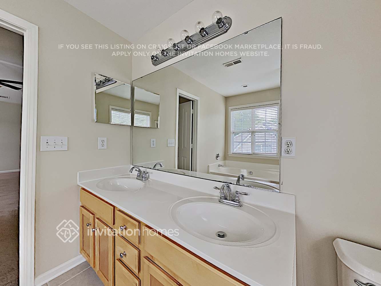 Building Photo - 8670 Brook Glen Ln