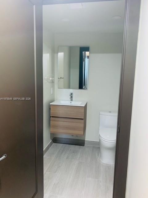 Building Photo - 90 Edgewater Dr