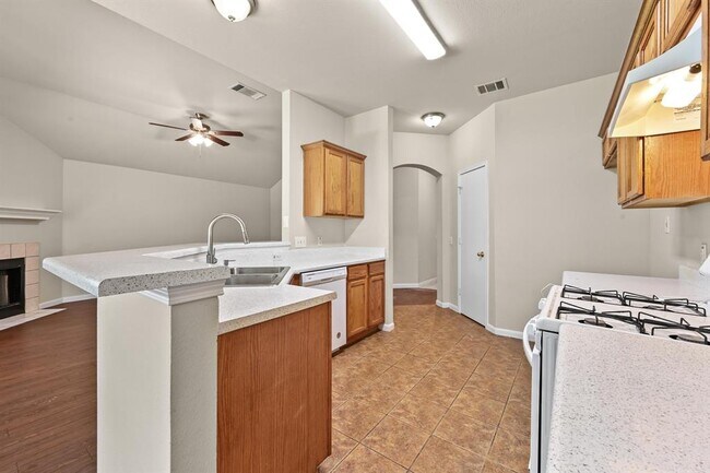Building Photo - 14512 Hartsmith Dr