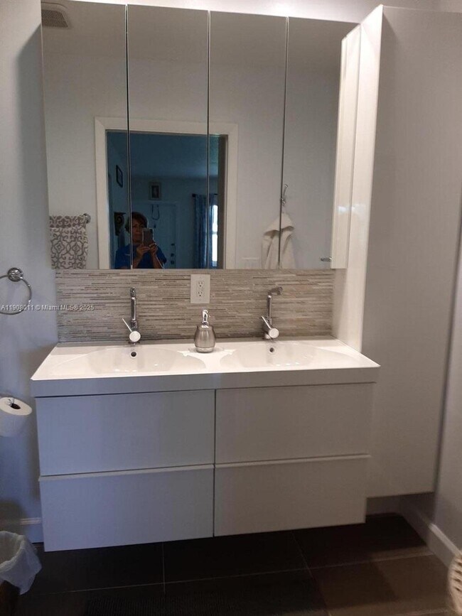 Building Photo - 14235 Nesting Way