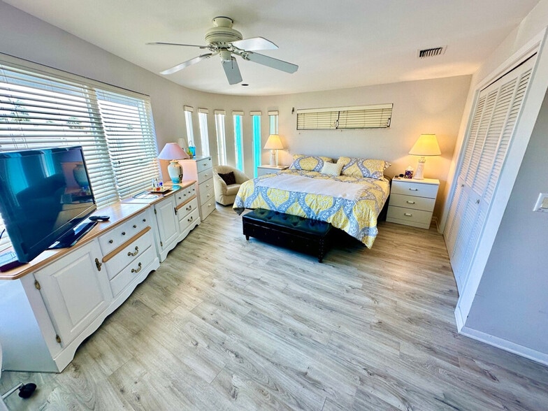 Building Photo - 373 Nettles Blvd