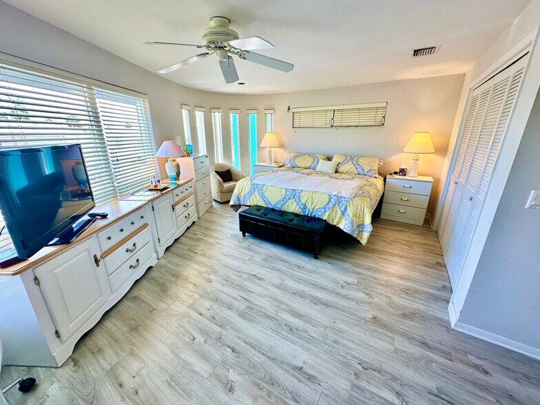 Building Photo - 553 Nettles Blvd