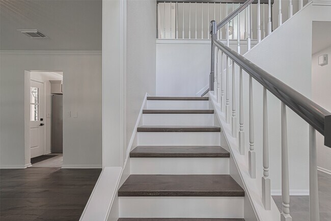 Building Photo - 3 Sandpebble Dr