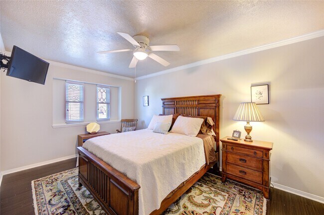 Building Photo - 22526 Cove Hollow Dr