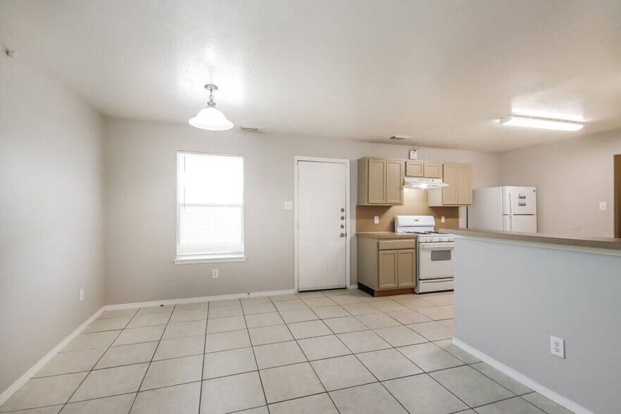 Building Photo - 21243 Linden House Ct