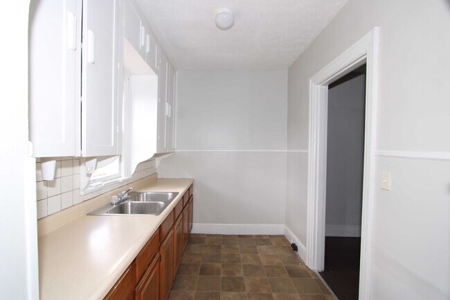 Building Photo - 202-204 Harrison Street Middletown OH 45042