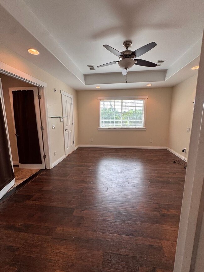 Building Photo - Private Gated Luxury Estate on Acreage with Pool, Pond & Solar in Prime Newcastle Location