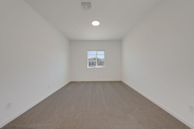 Building Photo - New 4 Bedroom Home with Next Gen Suite + S...