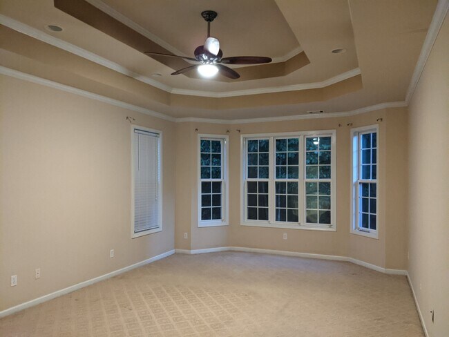 Building Photo - 2414 Manal Way