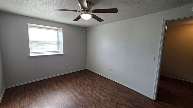 Building Photo - Edmond Rental