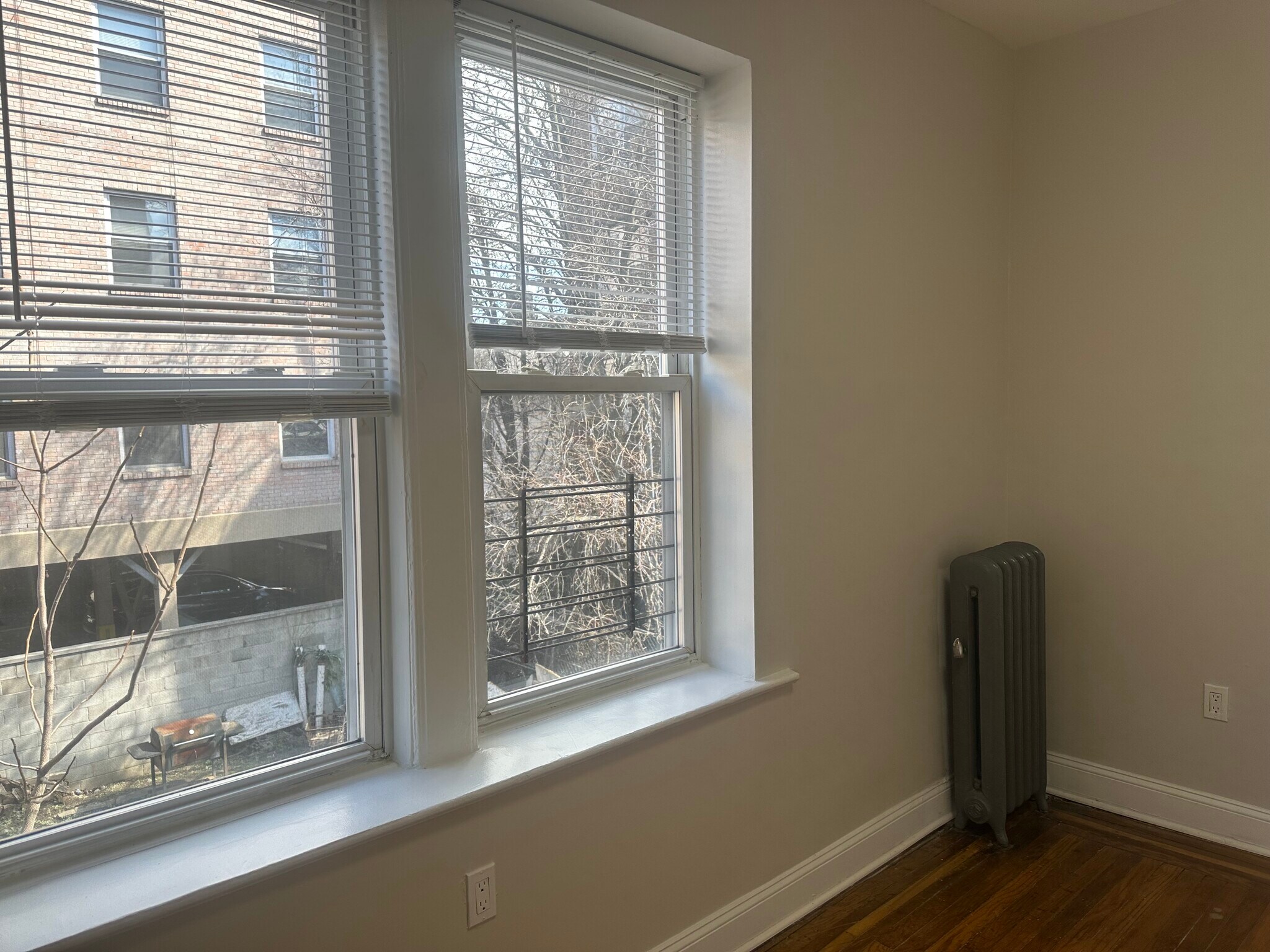 Building Photo - 328 61st St