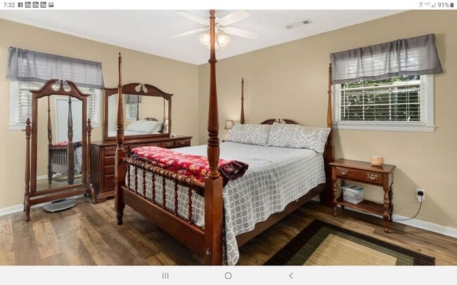 Building Photo - Family House Rental