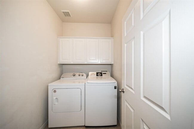 Building Photo - 10 Dove Trace Cir