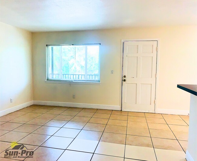 Building Photo - 900 S Peninsula Dr