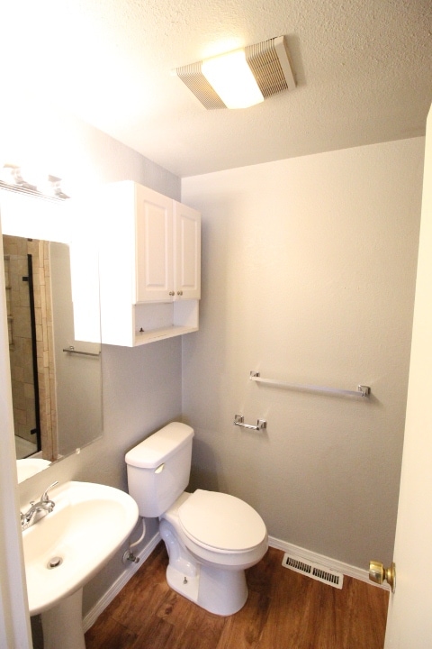 Building Photo - 1932 Lariat Cir