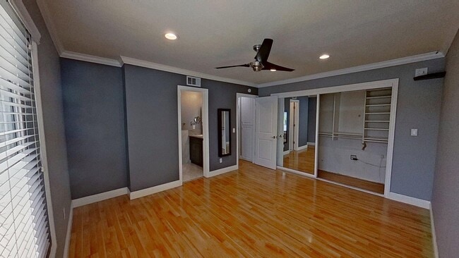 Building Photo - 5517 Thelma Ave