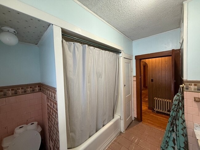 Building Photo - 931 Worcester Rd