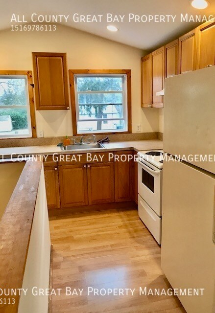Building Photo - 121 Rose Dr