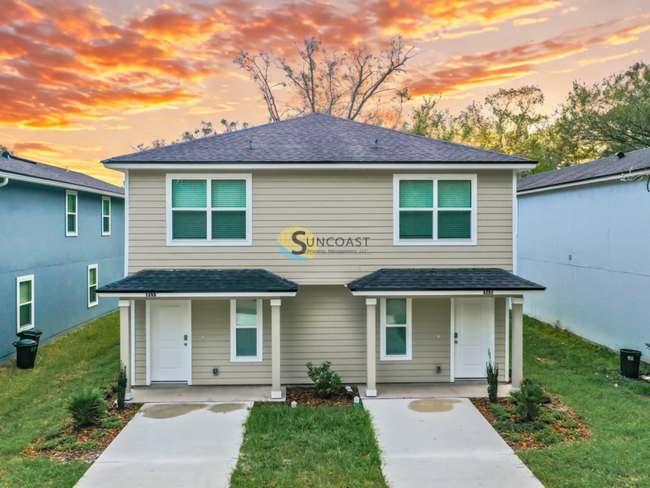 Building Photo - 1238 Pangola Dr