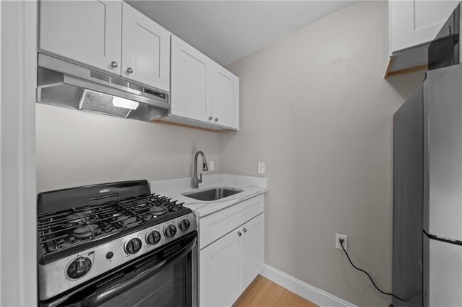 Building Photo - 16 Brinley St