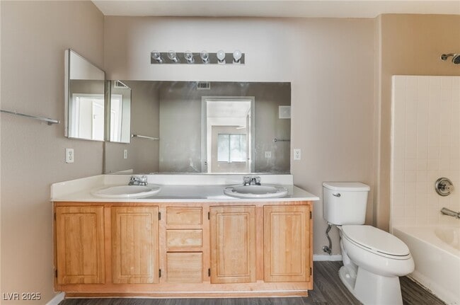 Building Photo - 5710 E Tropicana Ave