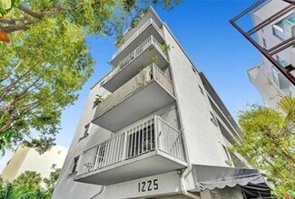 Building Photo - Location, Location, Location! 1 Bedroom/1 Bathroom in Miami Beach!