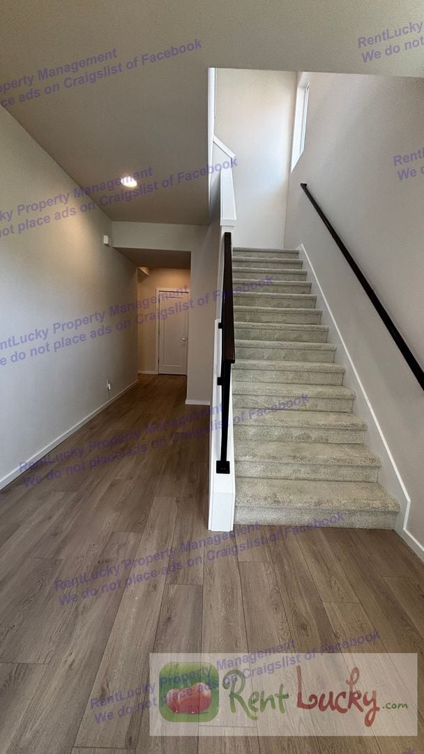 Building Photo - STUNNING 4-Bedroom Lake Tapps Home w/2-Car Garage and A/C!!