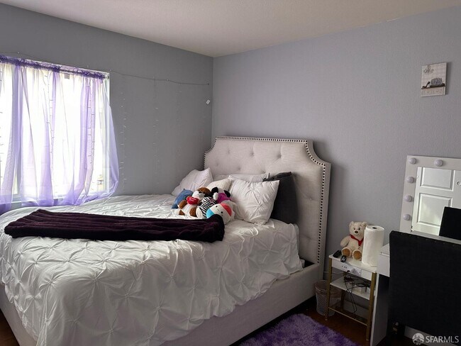 Building Photo - 2055 Redbud Way
