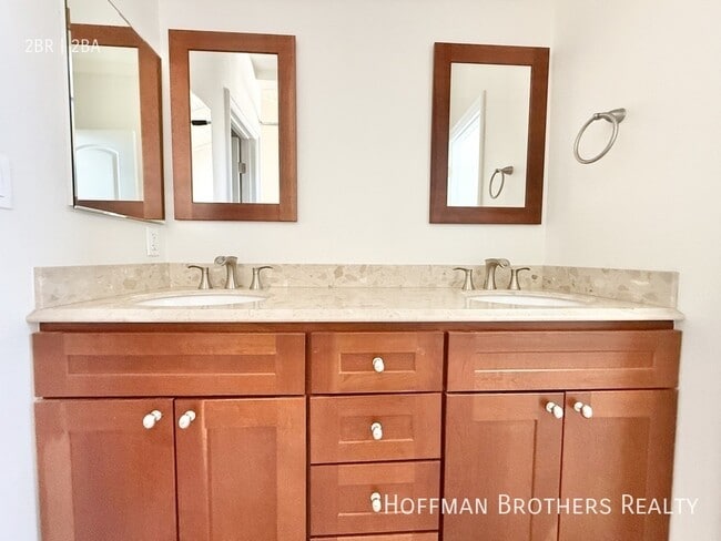 Building Photo - 1909 Pelham Ave