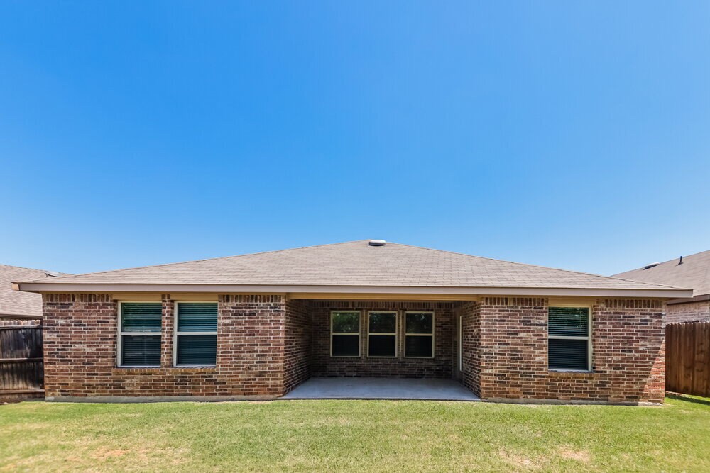 Building Photo - 2618 Saldana Dr