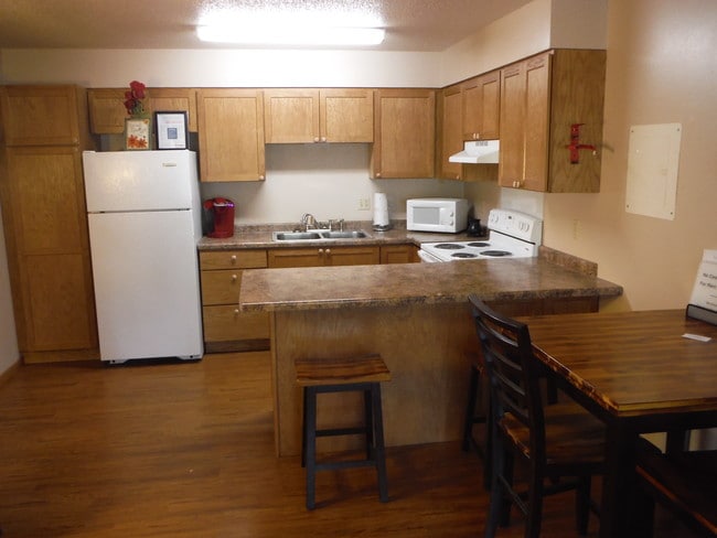 Building Photo - 8 St Apartments