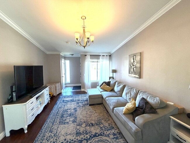 Building Photo - Desirable Home in Lincoln Village – A must see!