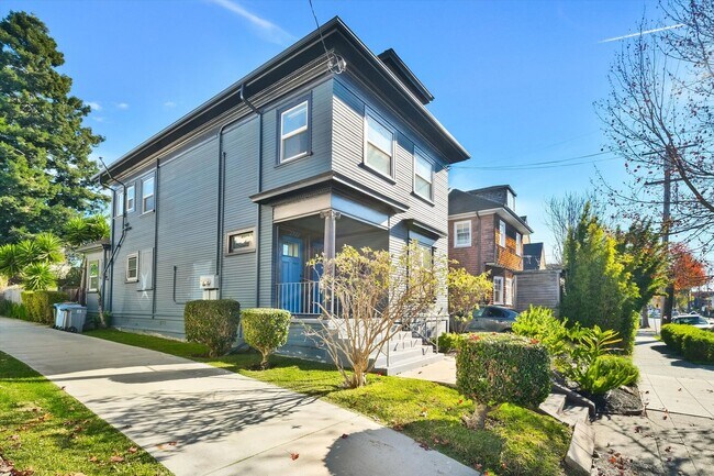 Building Photo - 2923-2925 Martin Luther King Jr. Way