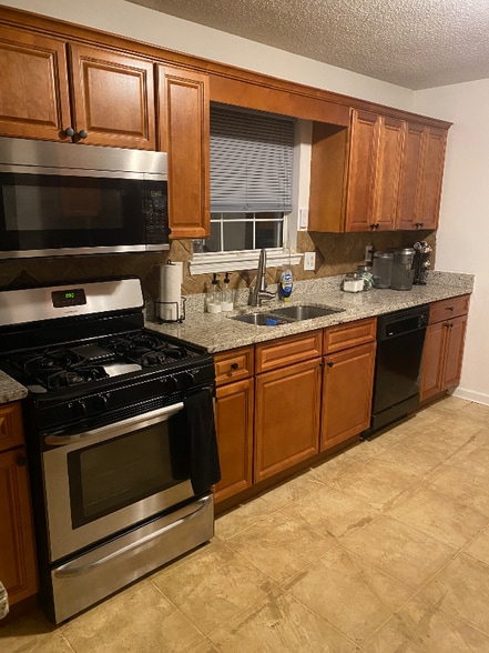 Building Photo - 5130 Cascade Hills Cir SW