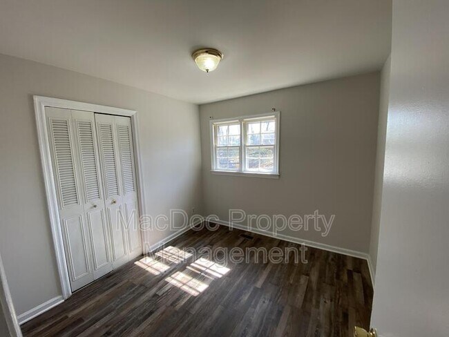 Building Photo - 155 Longstreet Ave