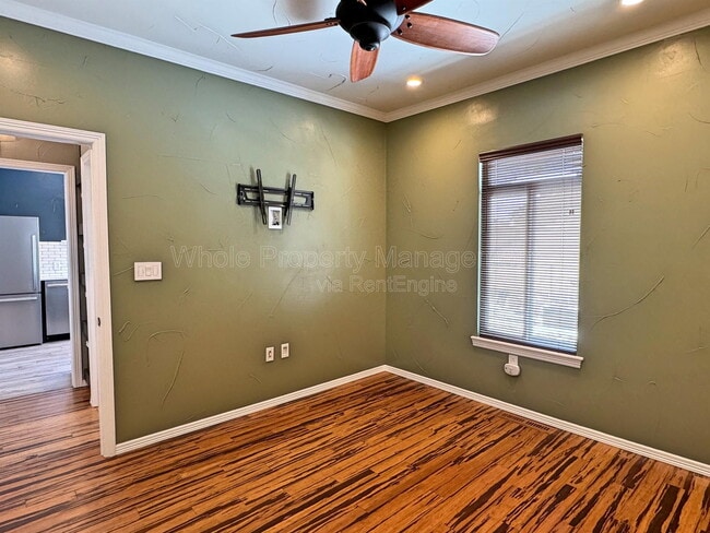 Building Photo - 5680 W 9th Ave