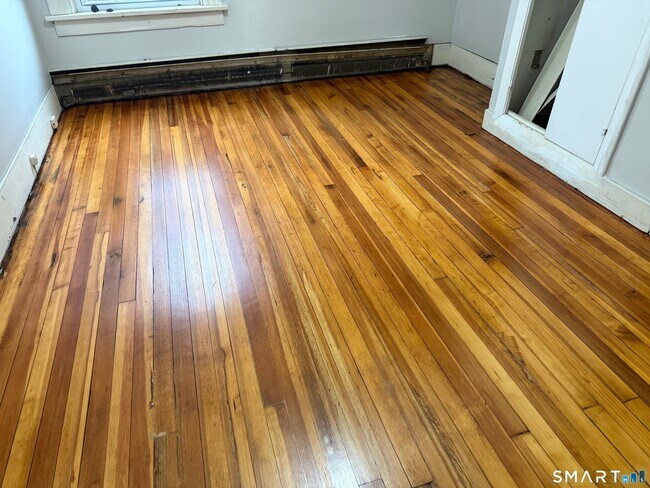 Building Photo - 34 Center St