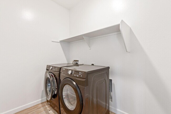 Building Photo - 10617 S 55th Dr